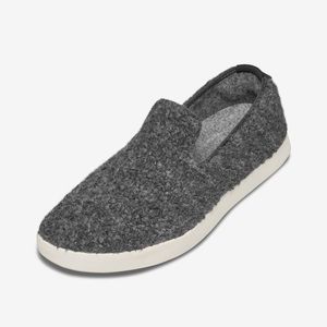 Allbirds Wool Lounger Fluffs in Natural Grey with cream sole